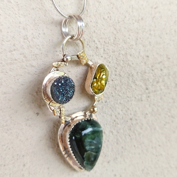 Seraphinite Art Piece Pendant in SOLID 925 Sterling Silver w/ Gold Vermeil - Picture 8 of 15